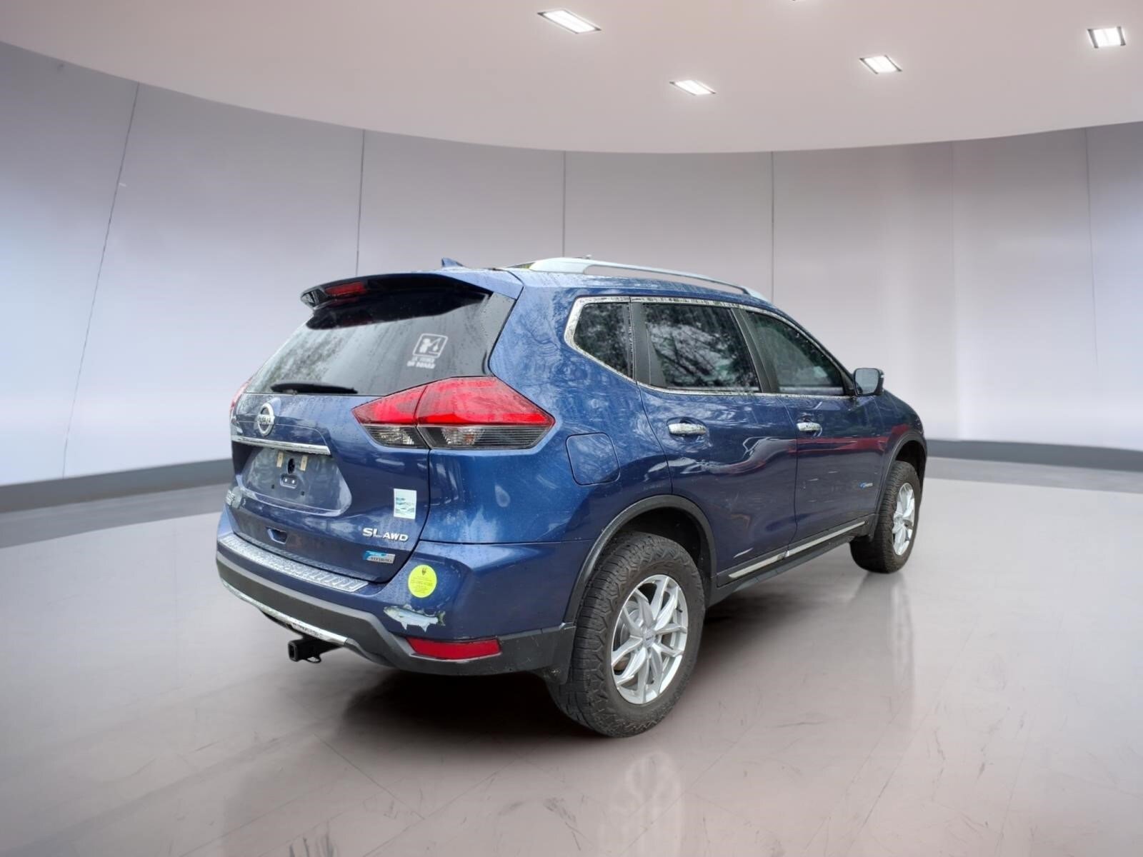 Used 2017 Nissan Rogue SL w/ SL HEV Premium Package AWD/4WD image 4