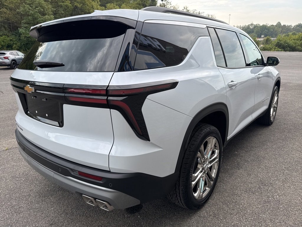 New 2026 Chevrolet Traverse LT w/ LPO, Floor Liner Package image 11