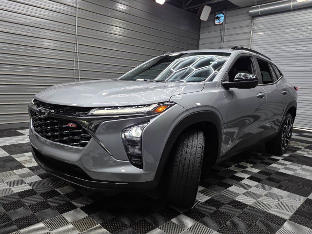 Used 2025 Chevrolet Trax RS w/ Driver Confidence Package FWD image 38
