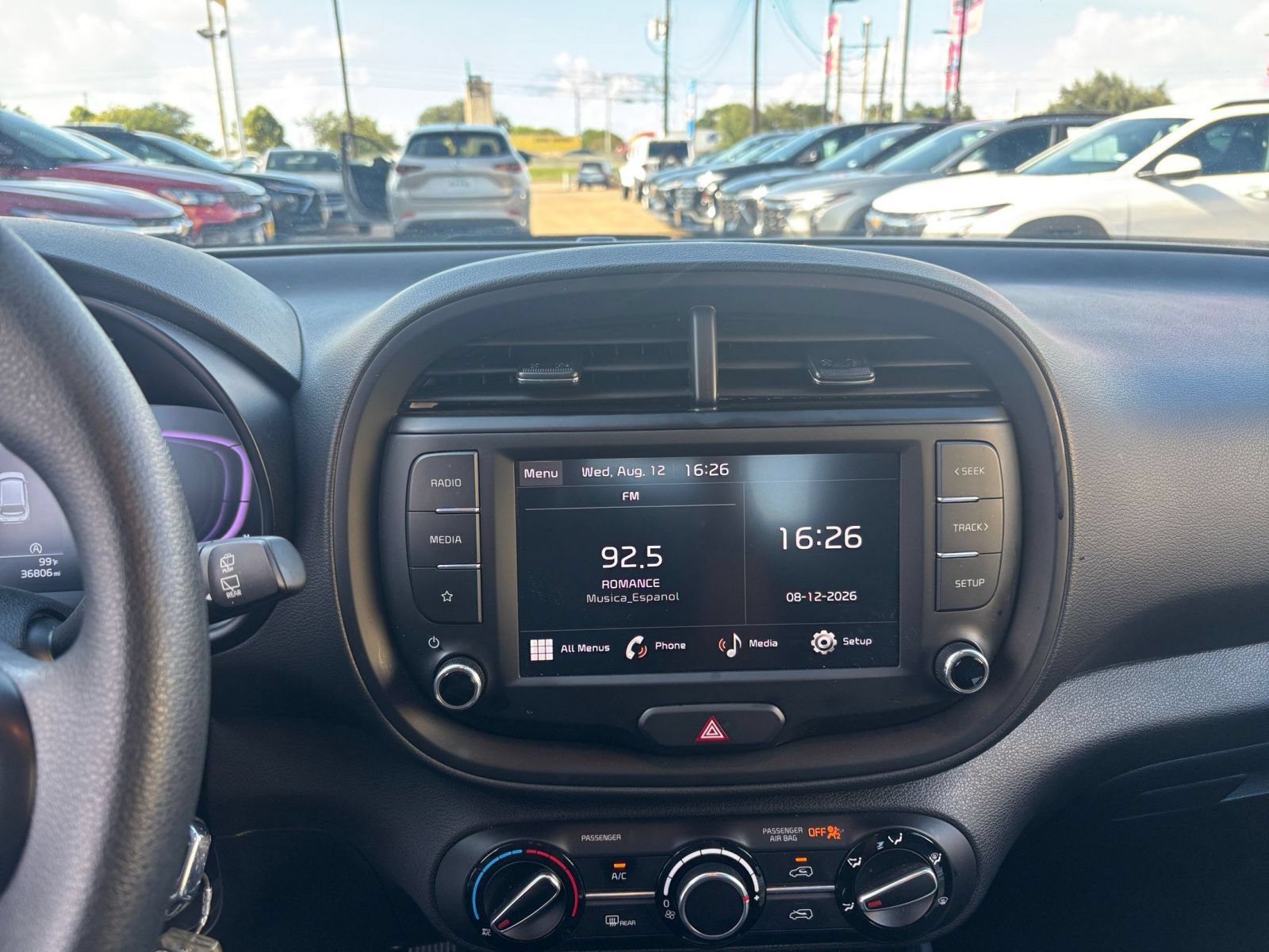 Used 2025 Kia Soul LX w/ LX Technology Package FWD image 16