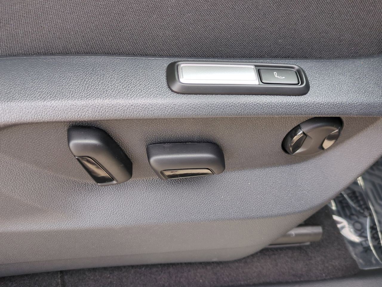 Used 2025 Volkswagen Atlas SEL Premium R-Line image 45