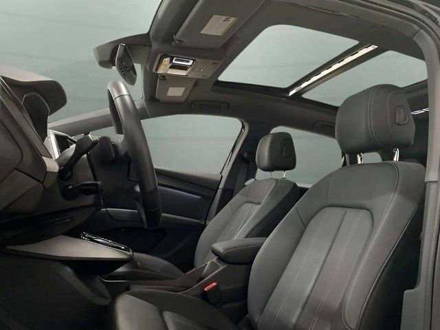 Used 2024 Audi Q4 e-tron Premium w/ Convenience Package image 28