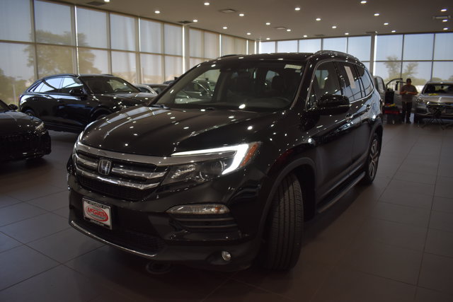 Used 2017 Honda Pilot Touring image 3