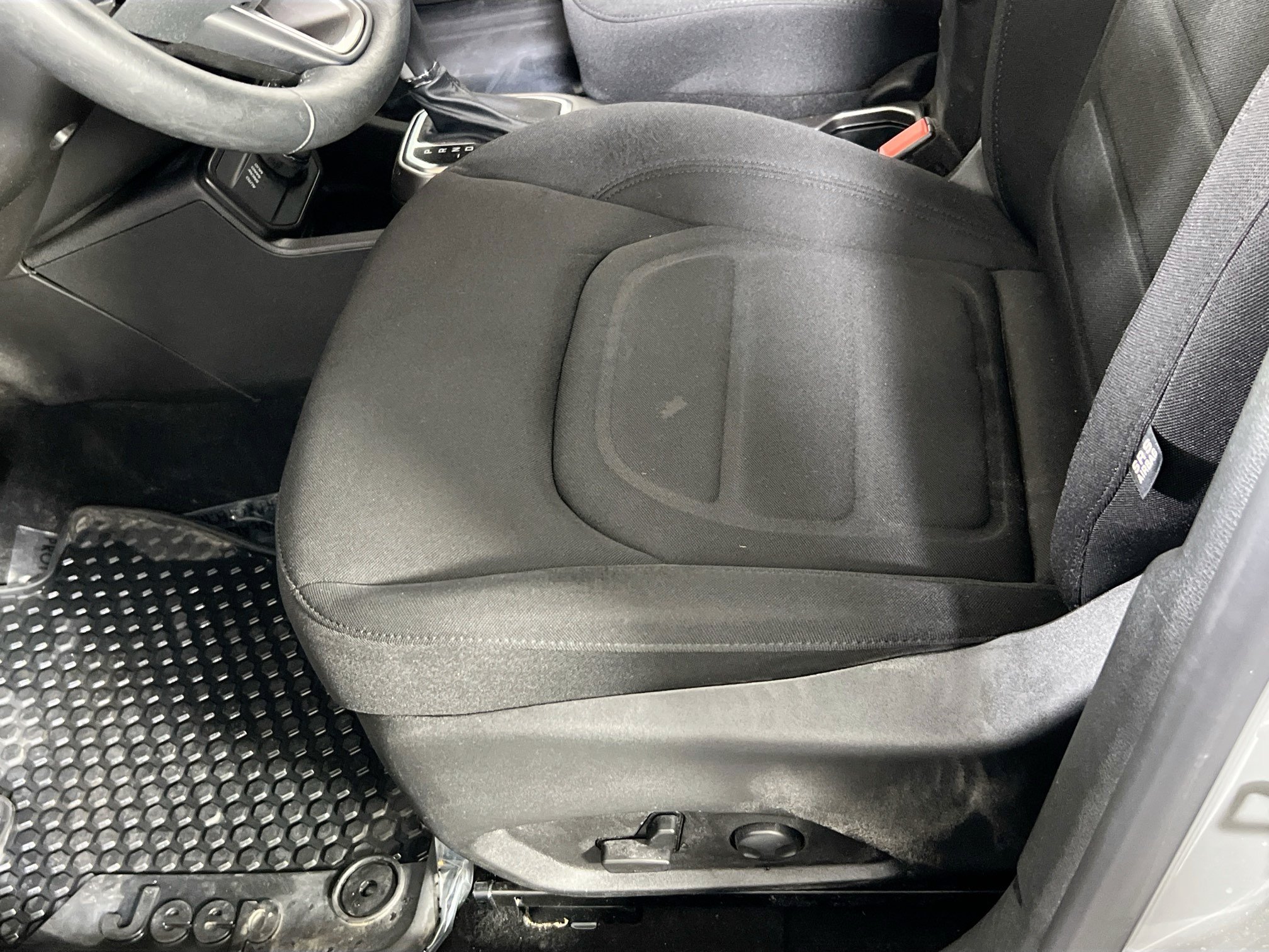 Used 2022 Jeep Renegade Latitude w/ Convenience Group AWD/4WD image 19