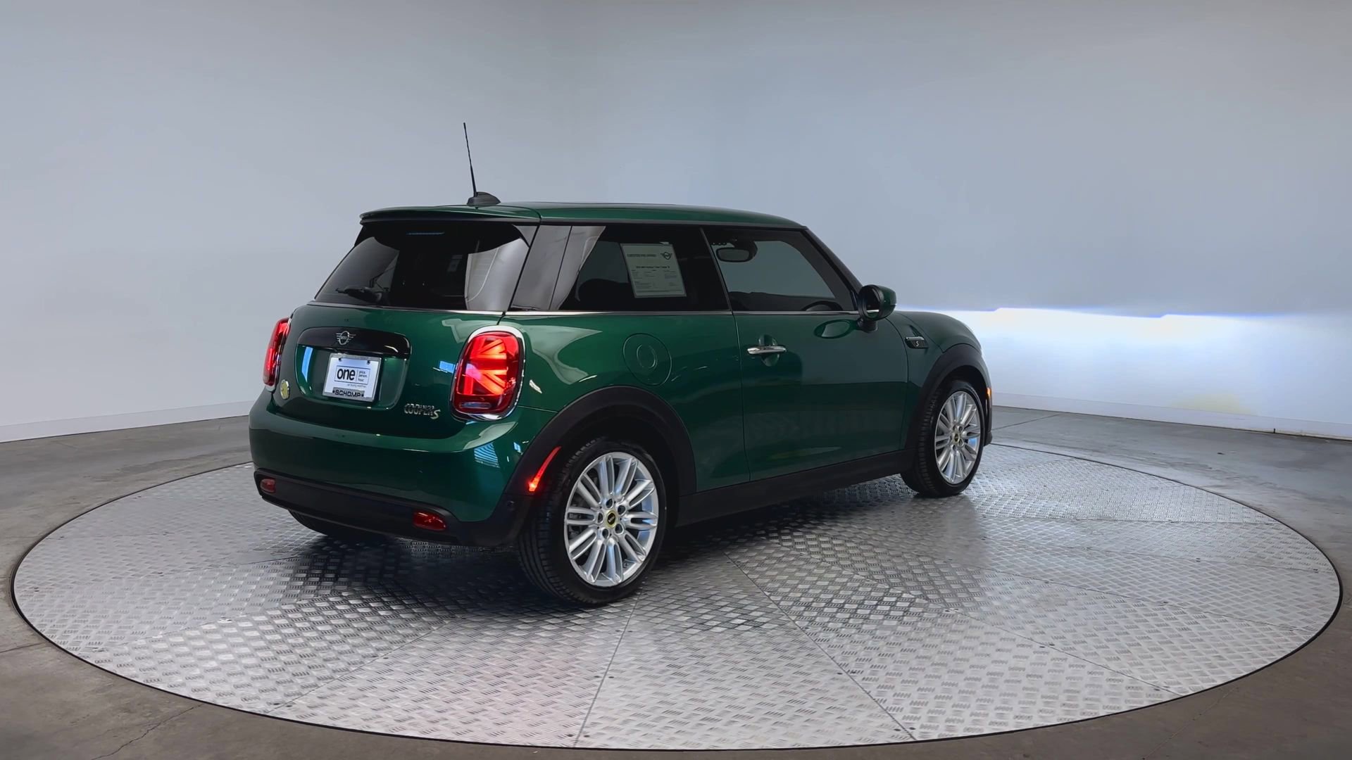 Certified 2024 MINI Cooper SE image 8