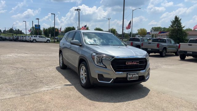 Used 2023 GMC Terrain SLE FWD image 3