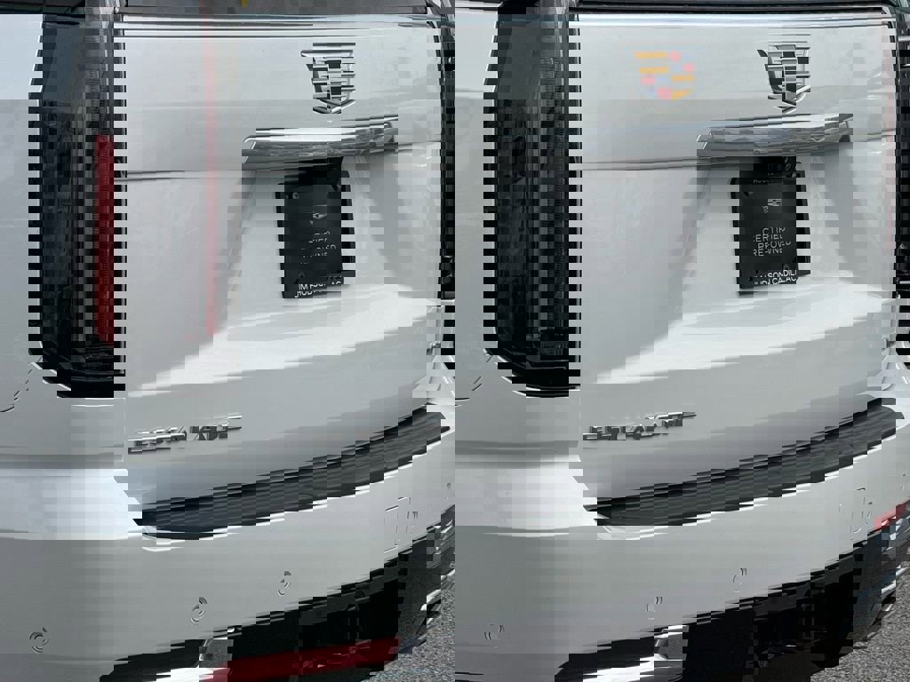 Certified 2025 Cadillac Escalade Premium Luxury w/ Touring Package image 8