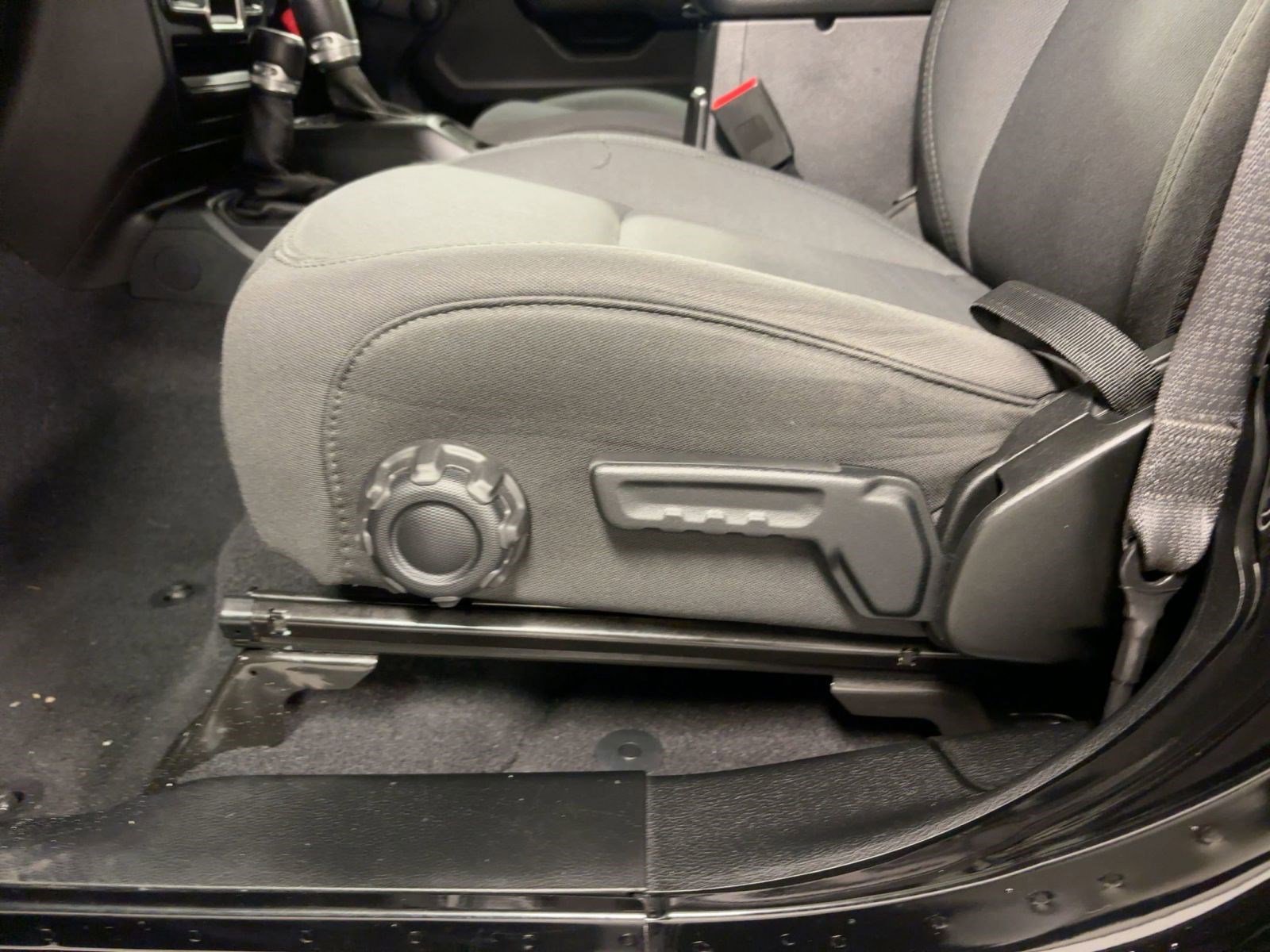 Used 2020 Jeep Wrangler Unlimited Sport image 23