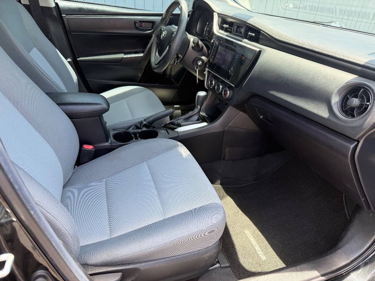 Used 2019 Toyota Corolla L FWD image 9