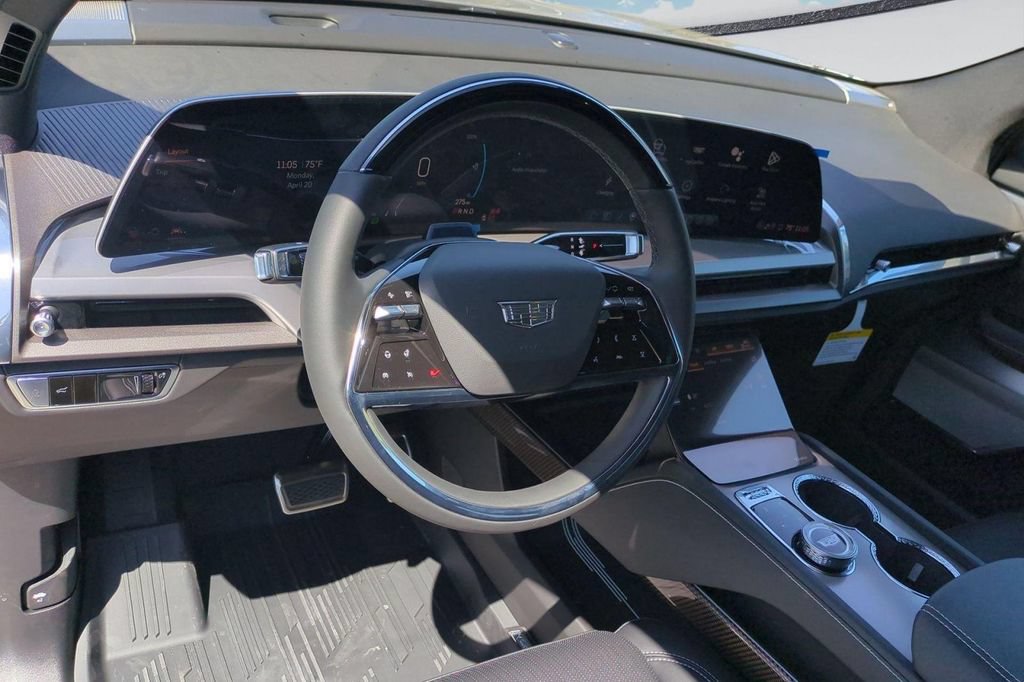 New 2026 Cadillac Vistiq Luxury w/ LPO, Floor Liner Package AWD/4WD image 6