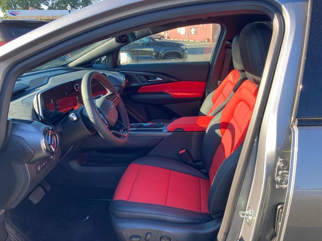 New 2025 Chevrolet Equinox EV RS w/ Convenience Package II FWD image 9