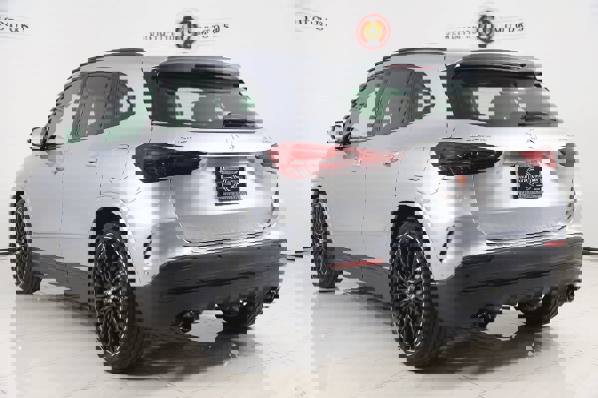 Used 2024 Mercedes-Benz GLA 35 AMG 4MATIC image 4