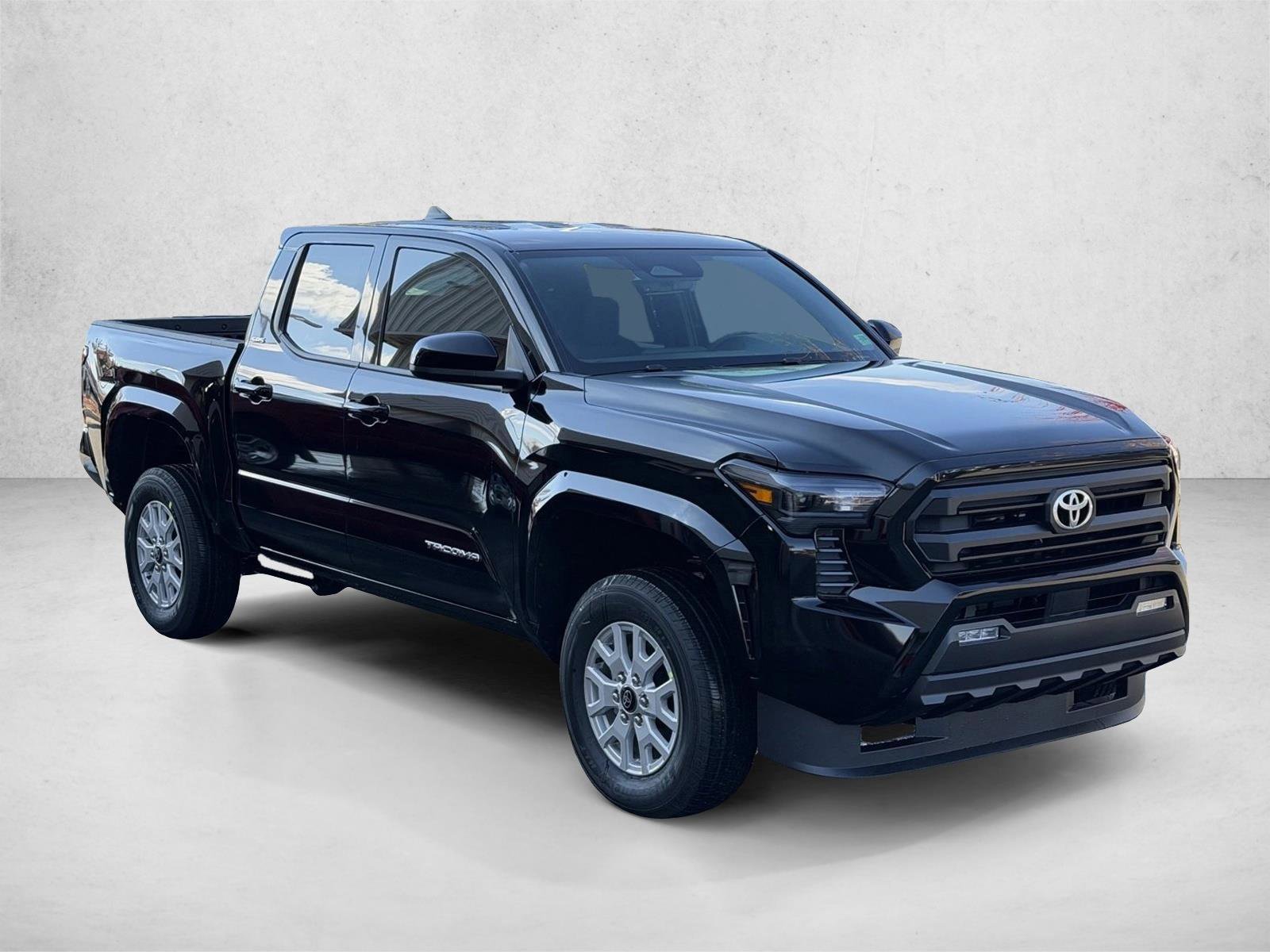 Certified 2025 Toyota Tacoma SR5 AWD/4WD image 3