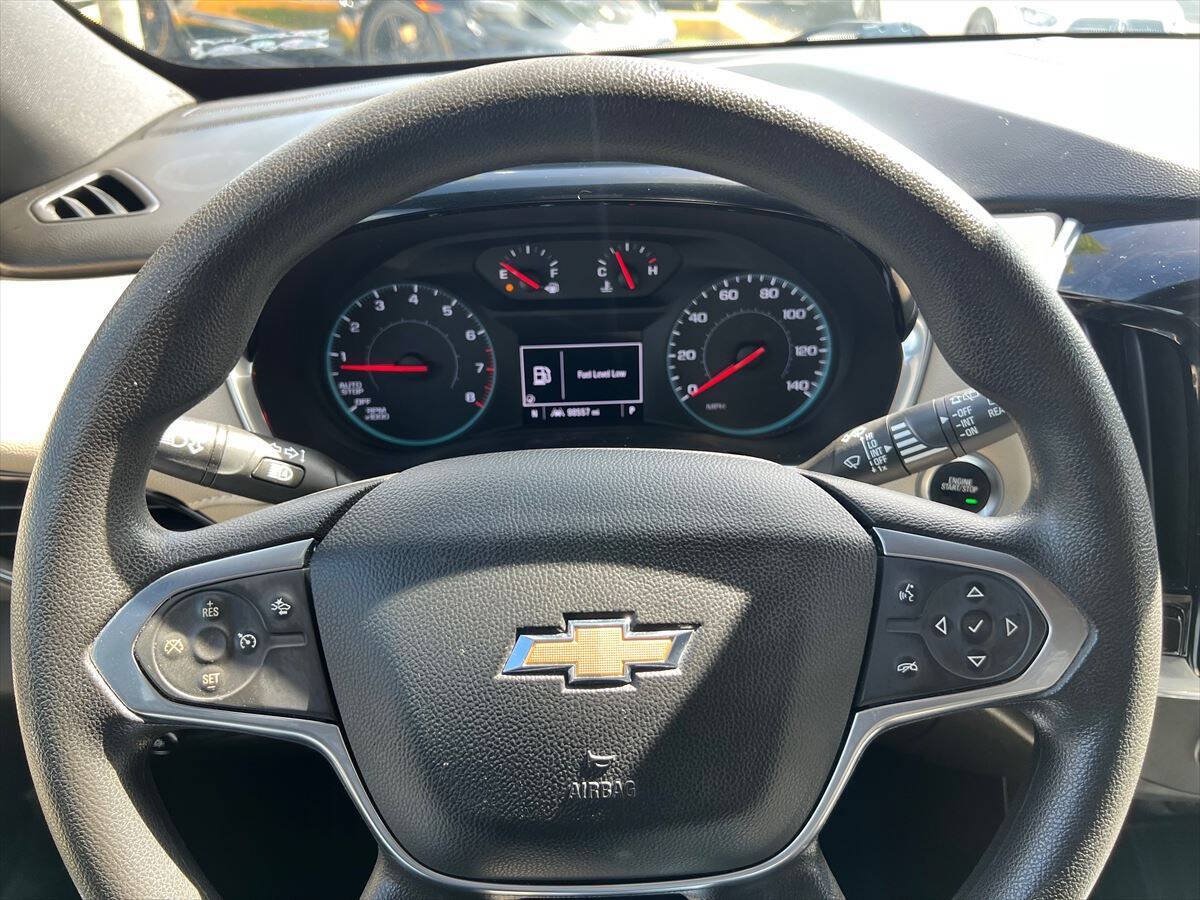Used 2023 Chevrolet Traverse LS FWD image 11