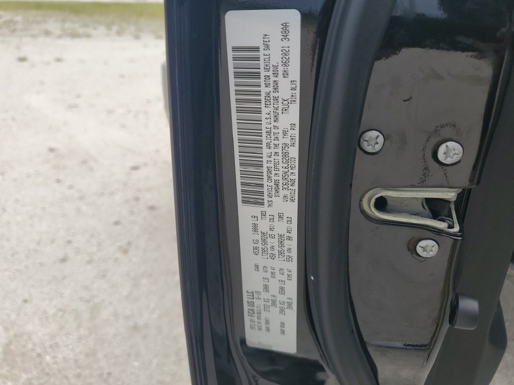 Used 2018 RAM 2500 Laramie w/ Sport Appearance Group AWD/4WD image 4
