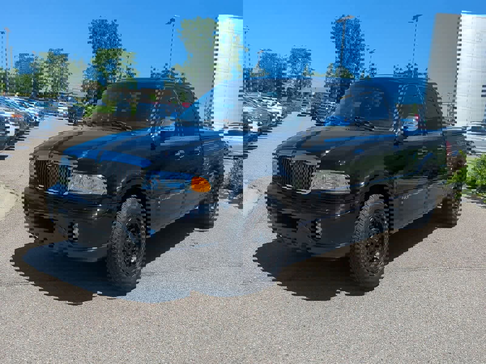 Used 2002 Lincoln Blackwood image 4