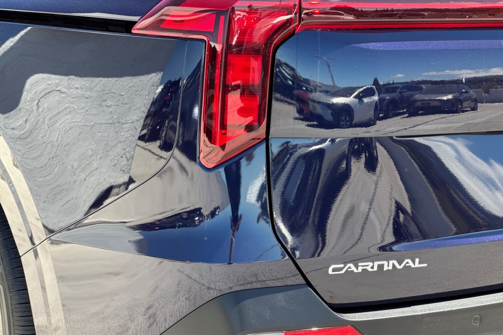 Used 2026 Kia Carnival FWD image 28