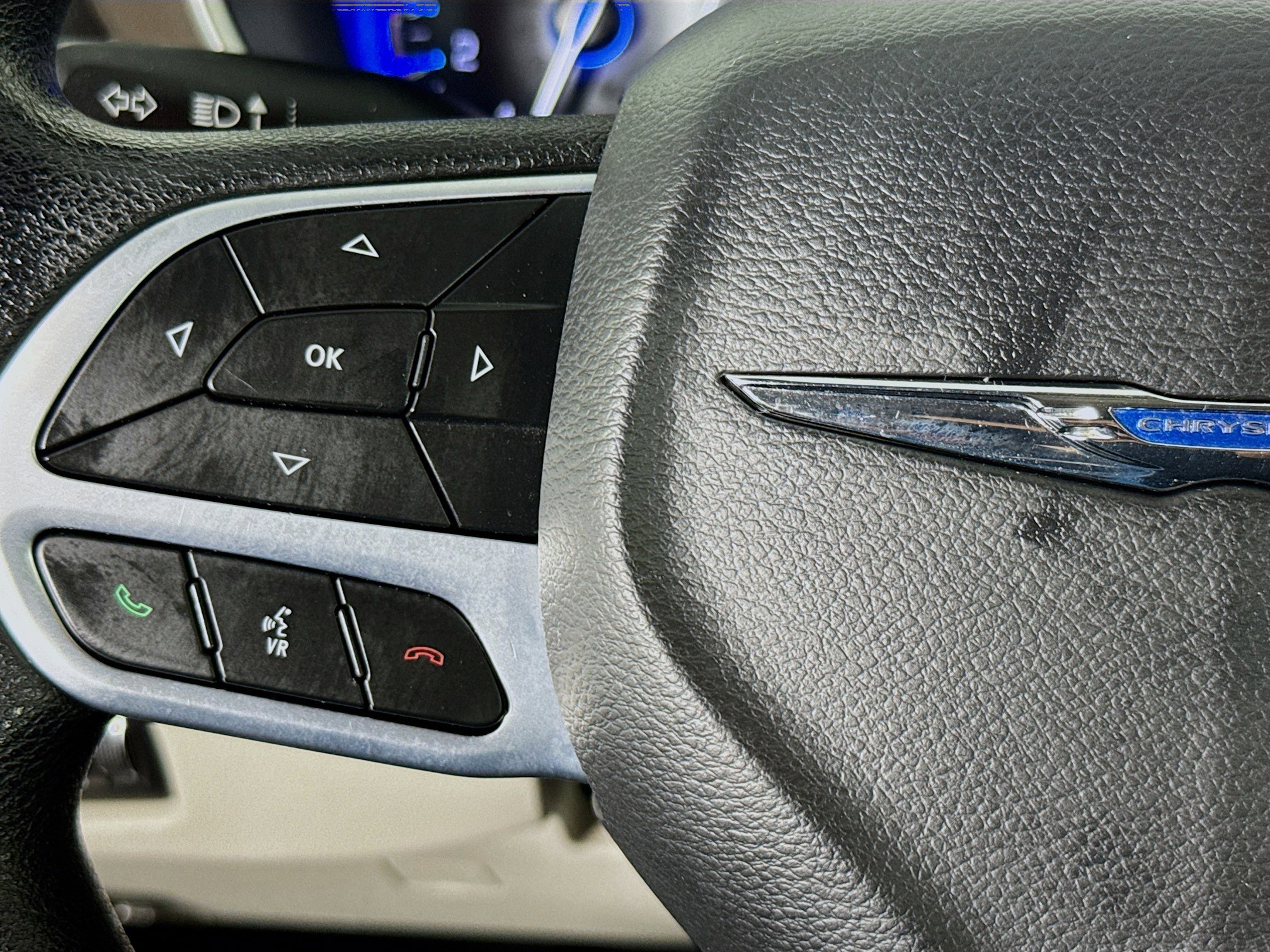 Used 2020 Chrysler Voyager L image 13