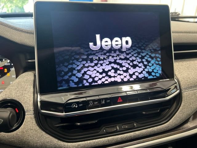 Used 2023 Jeep Compass Latitude w/ Convenience Group AWD/4WD image 21