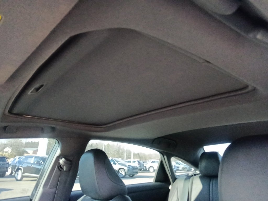 Used 2021 Toyota Avalon Limited image 14