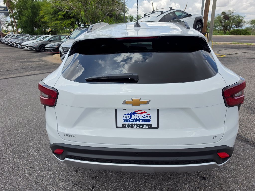 New 2026 Chevrolet Trax LT w/ Driver Confidence Package FWD image 4