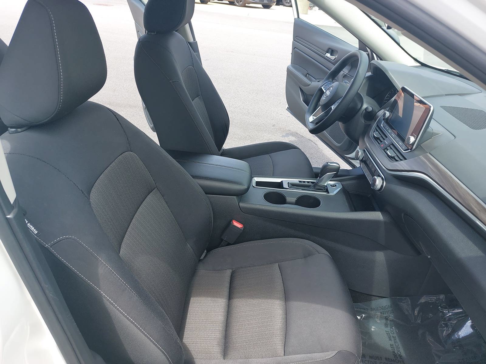 Used 2025 Nissan Altima 2.5 SV FWD image 10