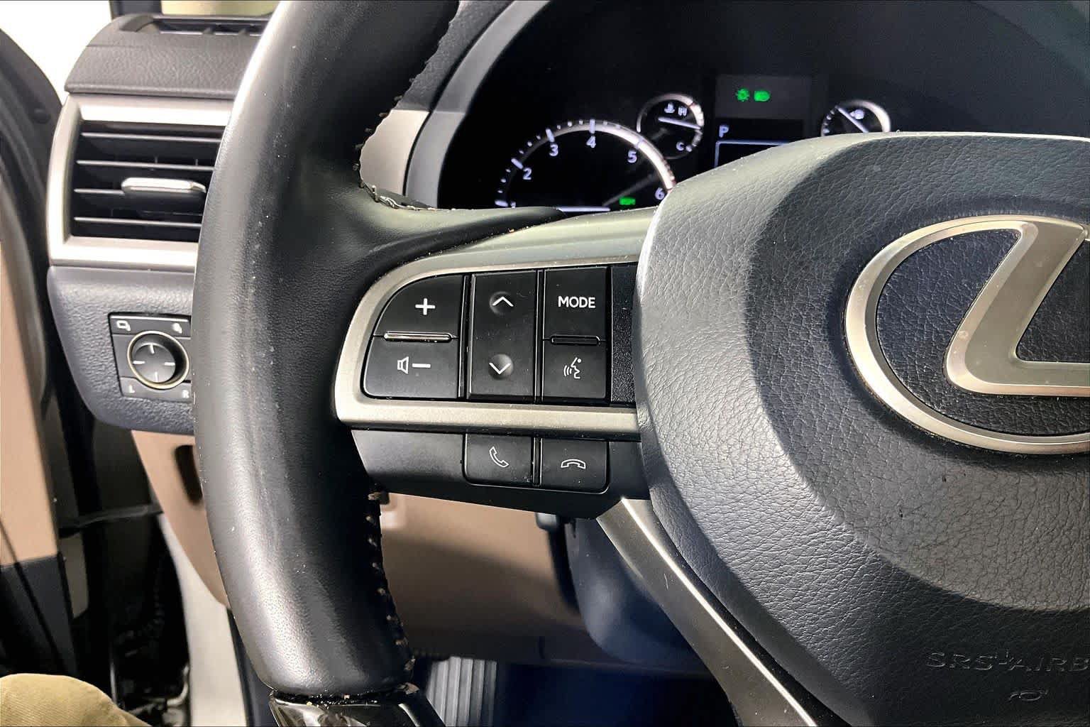 Used 2022 Lexus GX 460 Luxury w/ Accessory Package AWD/4WD image 22