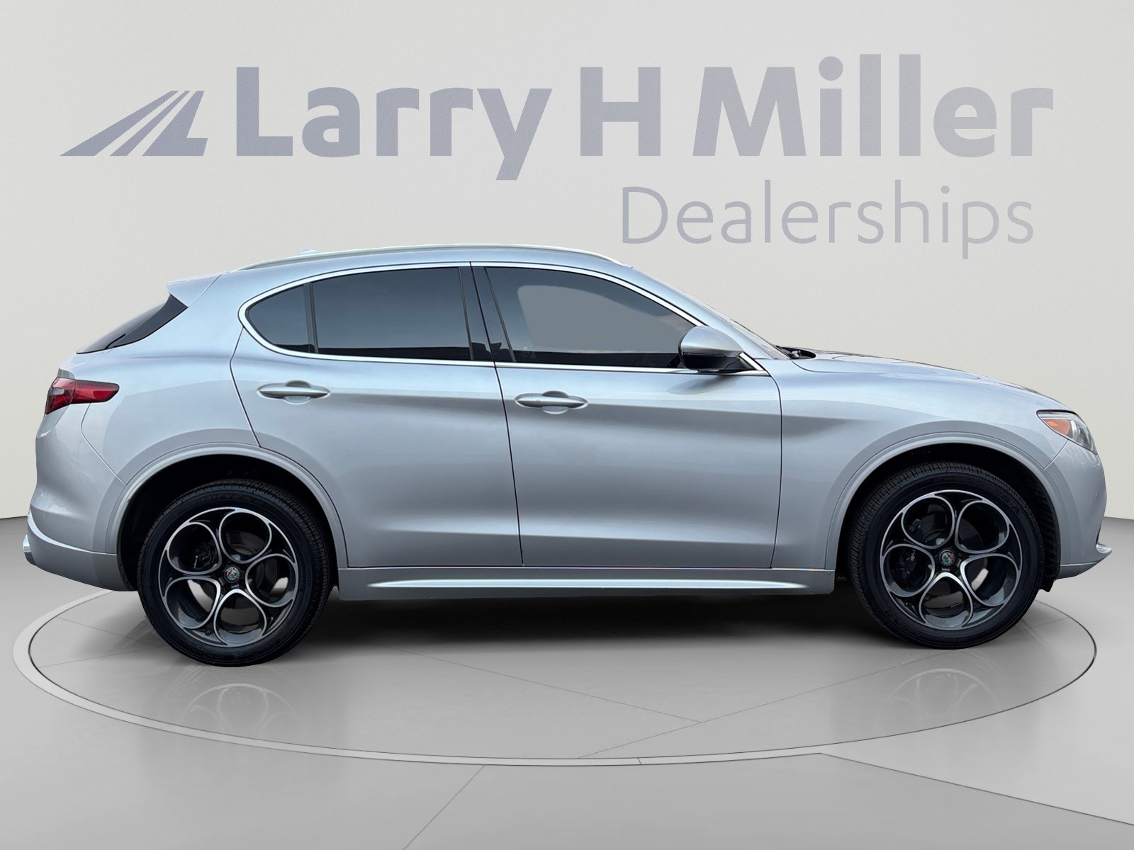 Used 2020 Alfa Romeo Stelvio Ti Lusso AWD/4WD image 6