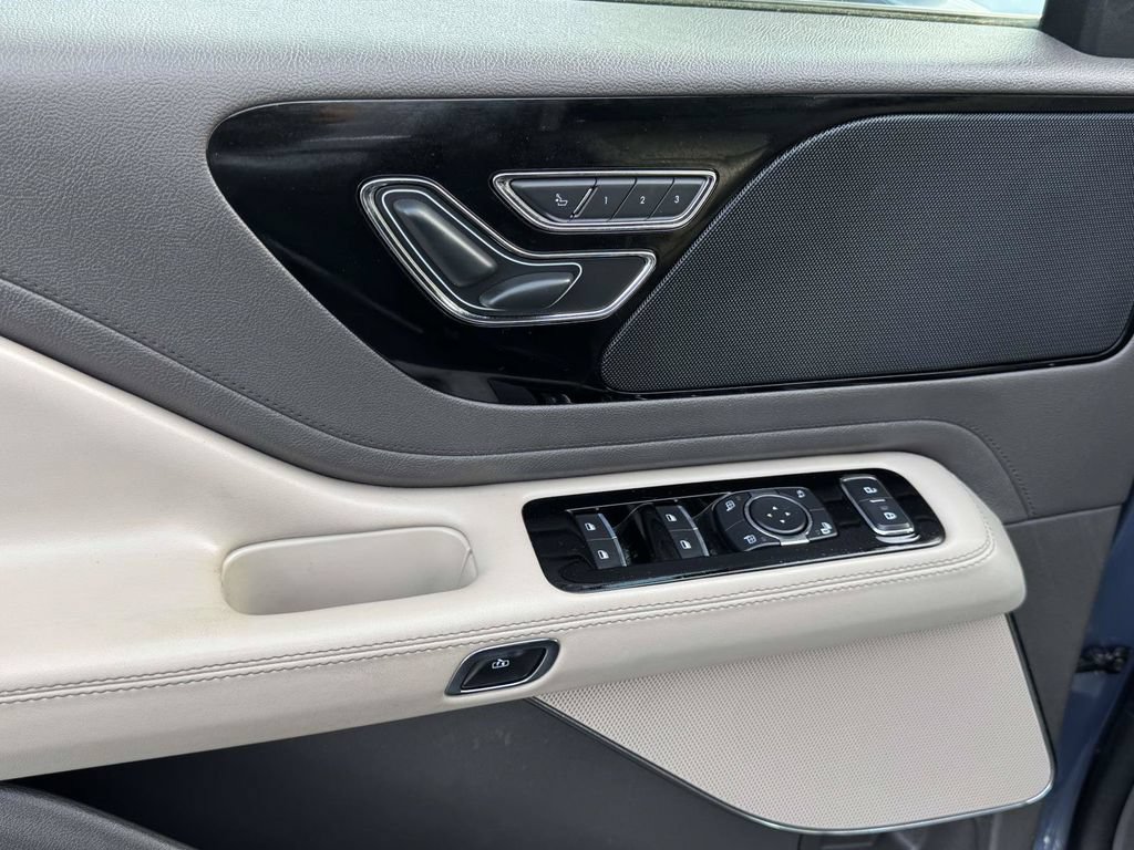 Used 2021 Lincoln Aviator AWD w/ Elements Package image 20