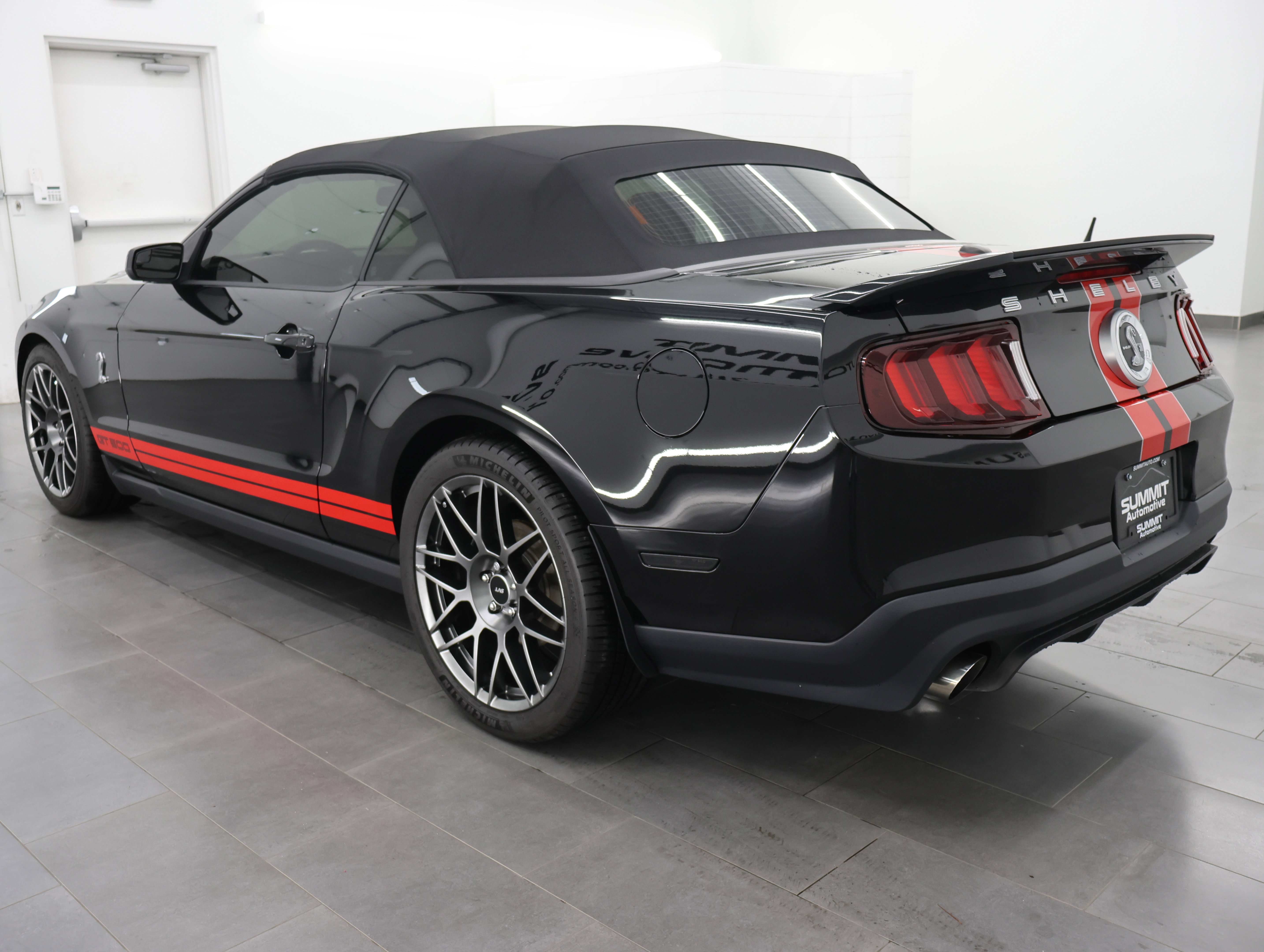 Used 2011 Ford Mustang Shelby GT500 w/ SVT Performance Pkg RWD image 6