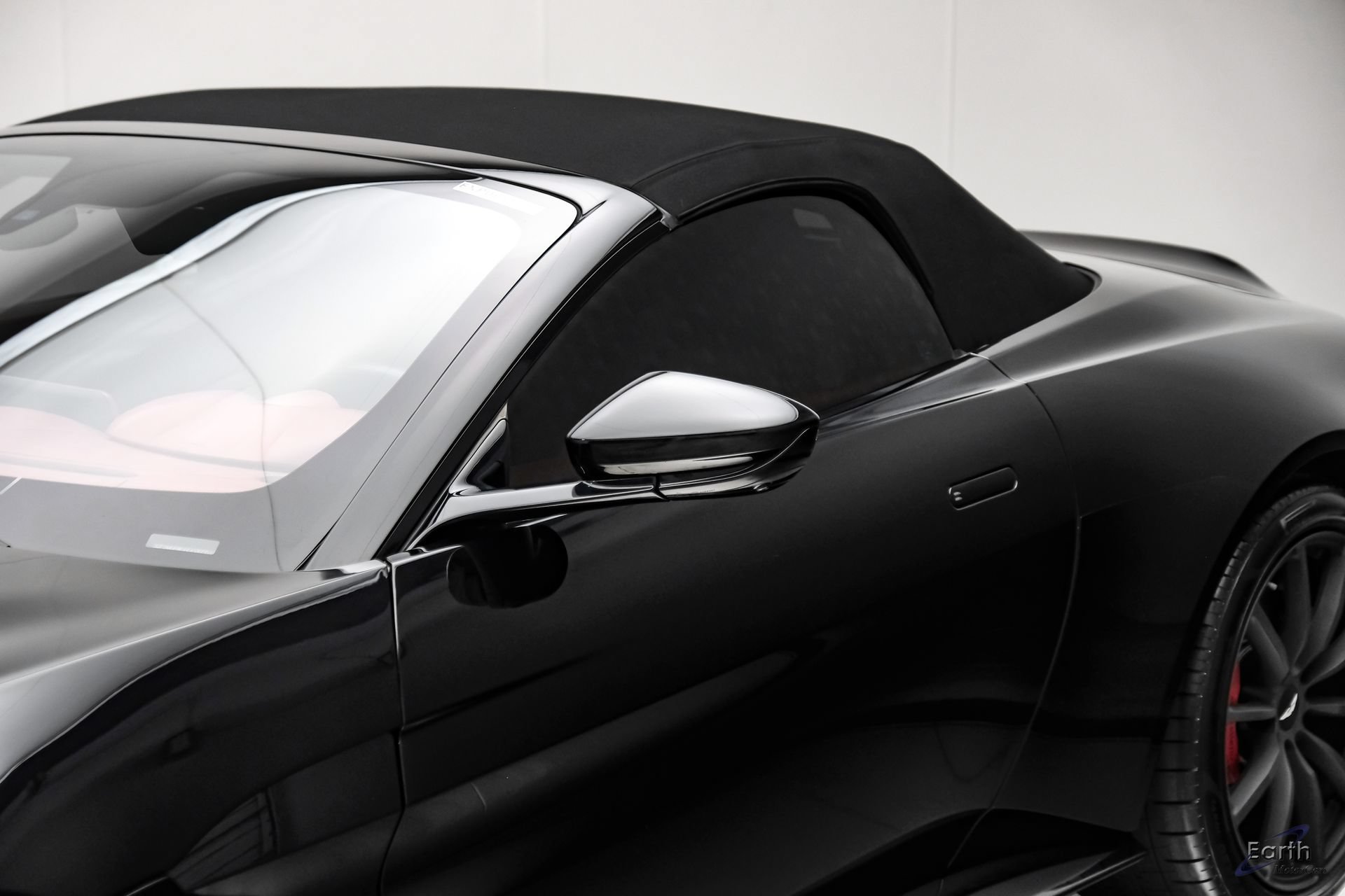 Used 2022 Aston Martin V8 Vantage Roadster RWD image 35