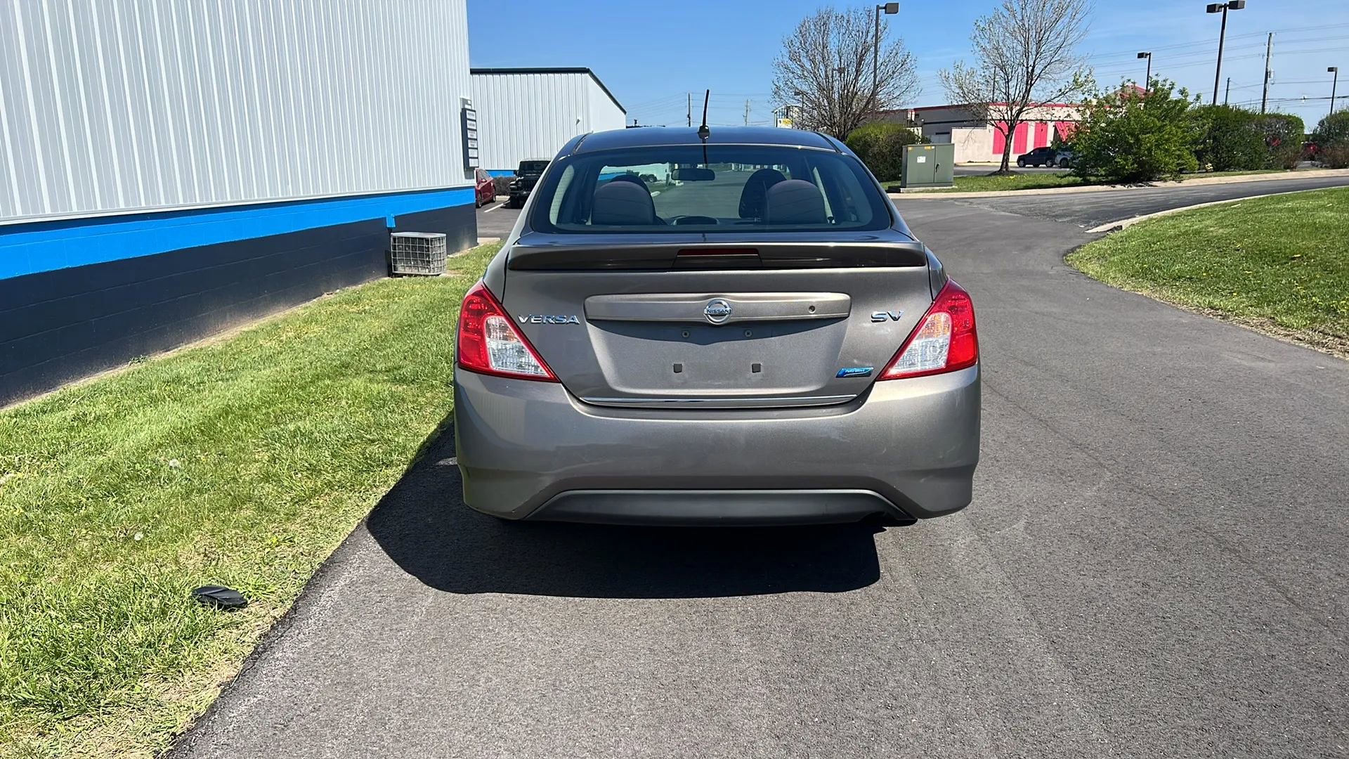 Used 2016 Nissan Versa SV image 6
