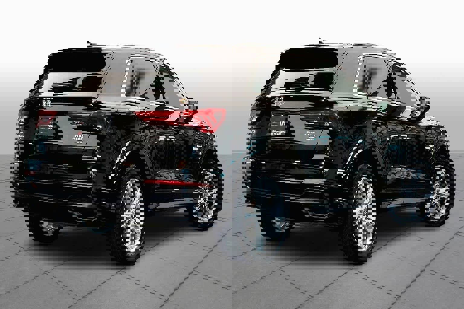 Used 2020 Audi Q3 2.0T Premium w/ Convenience Package image 14