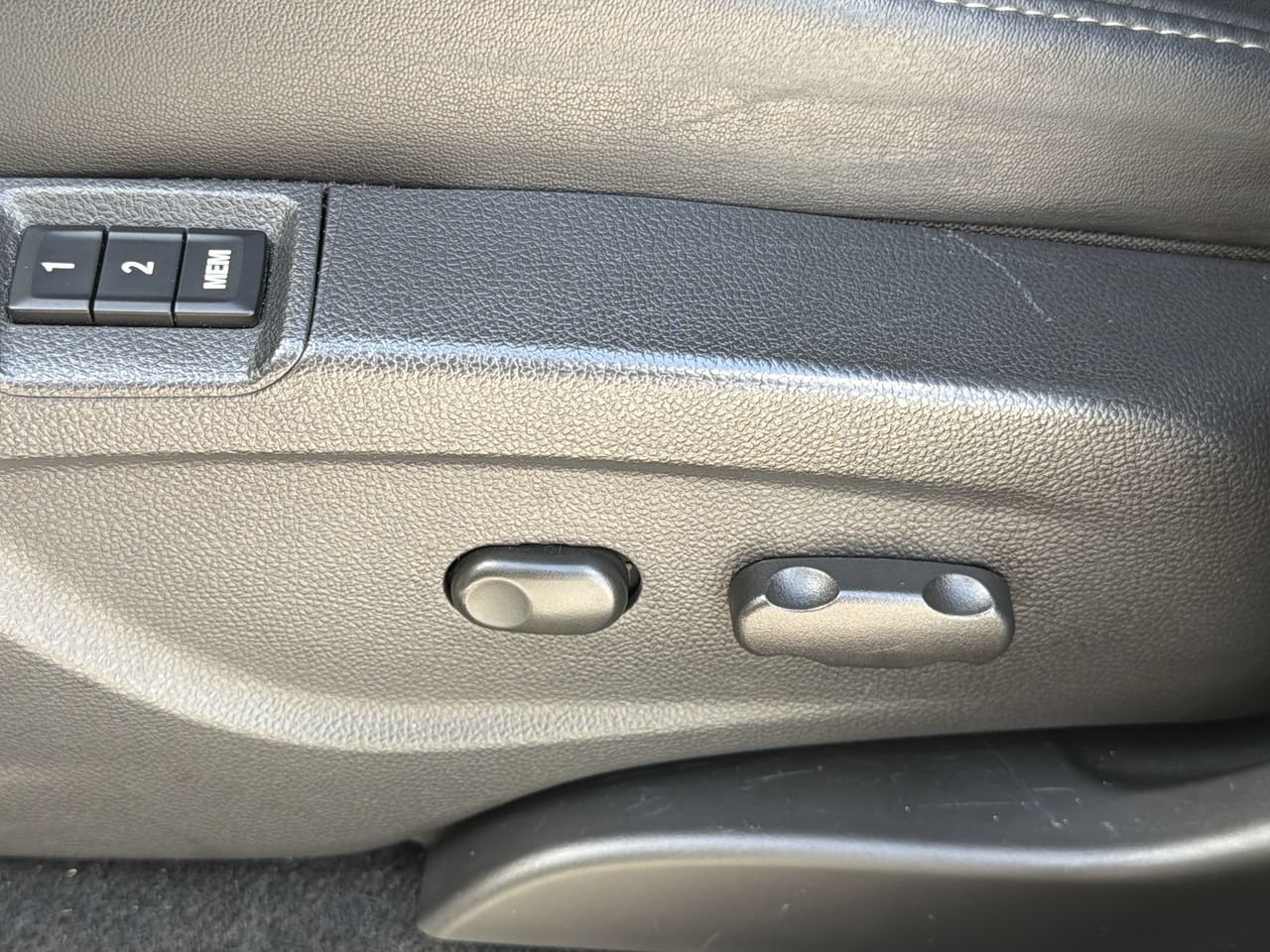 Used 2020 Buick Encore Essence FWD image 17