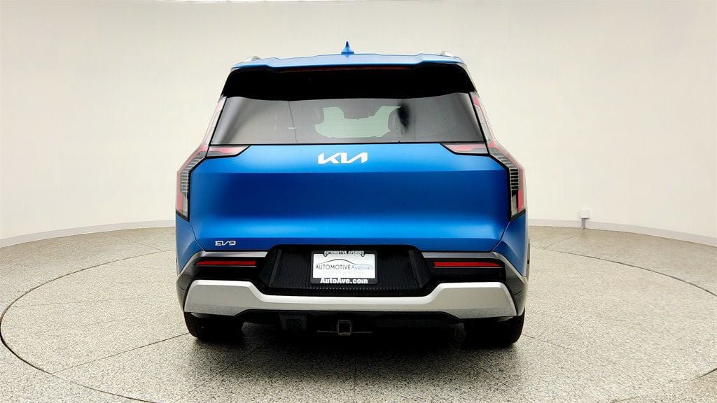 Used 2024 Kia EV9 Land AWD/4WD image 6