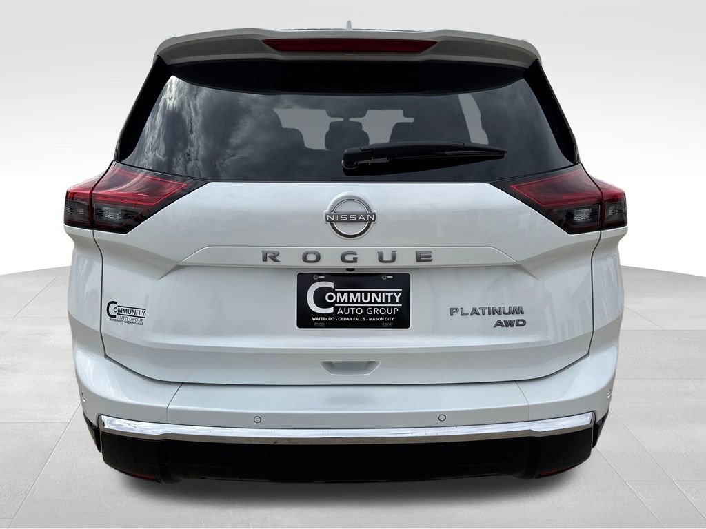 Used 2024 Nissan Rogue Platinum AWD/4WD image 5