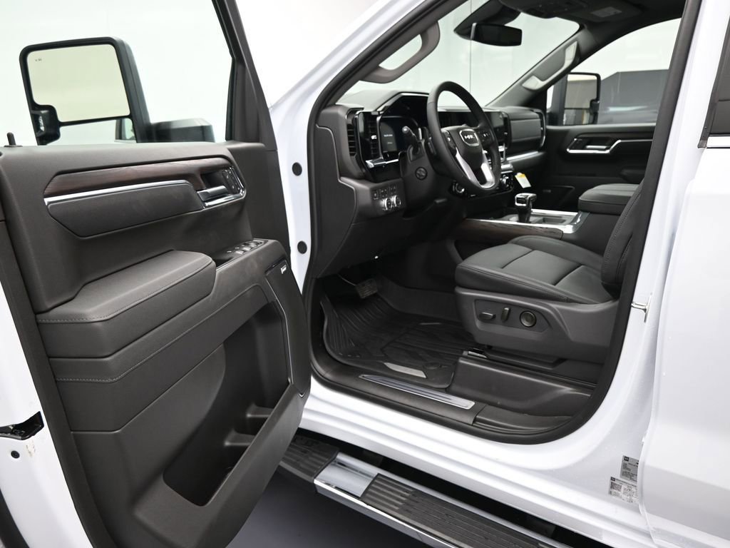 New 2026 GMC Sierra 1500 SLT w/ SLT Premium Plus Package image 11