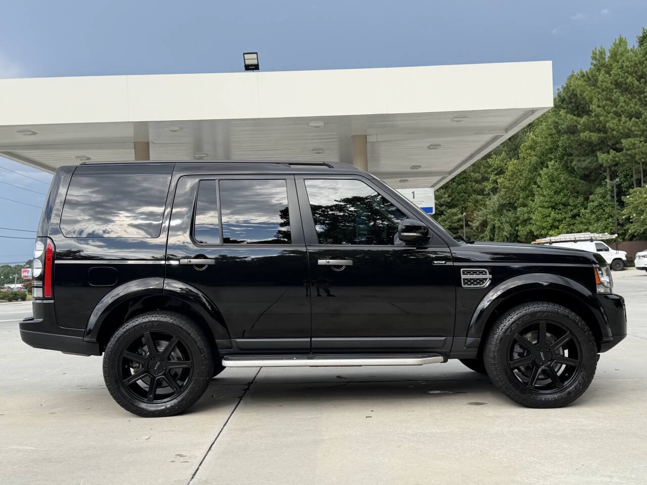 Used 2015 Land Rover LR4 HSE AWD/4WD image 28