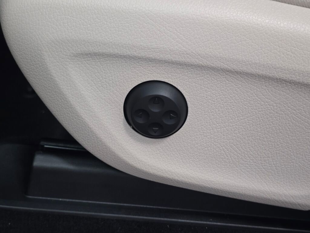 New 2026 Mercedes-Benz GLS 450 4MATIC image 27