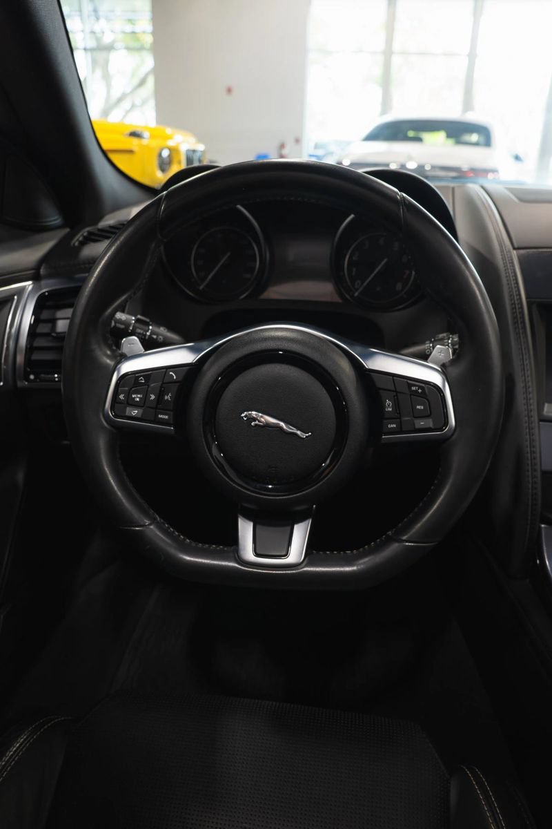 Used 2020 Jaguar F-TYPE Convertible RWD image 13
