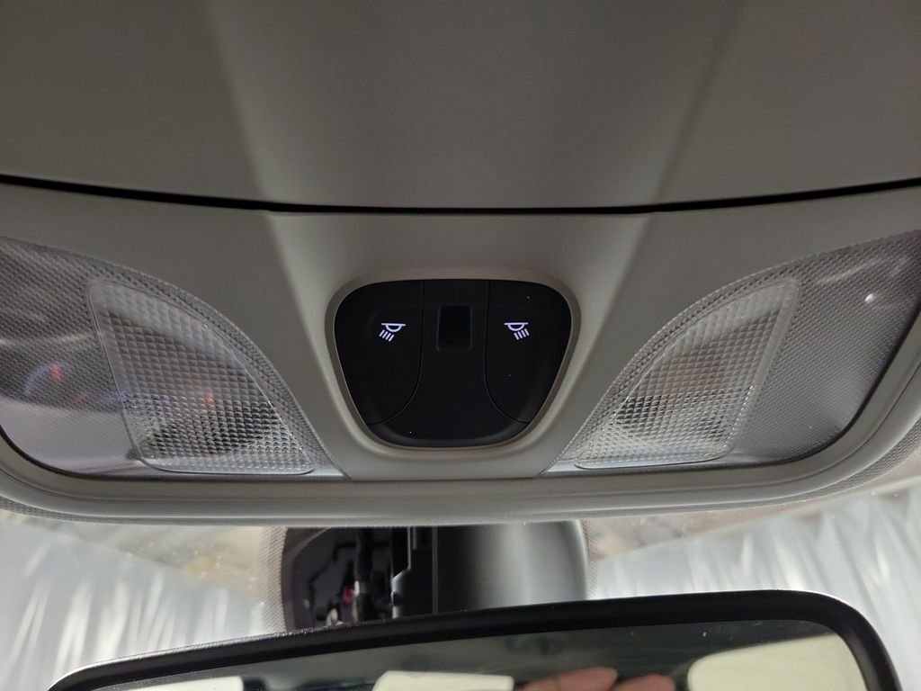 Used 2019 Jeep Cherokee Latitude Plus w/ Comfort/Convenience Group image 21