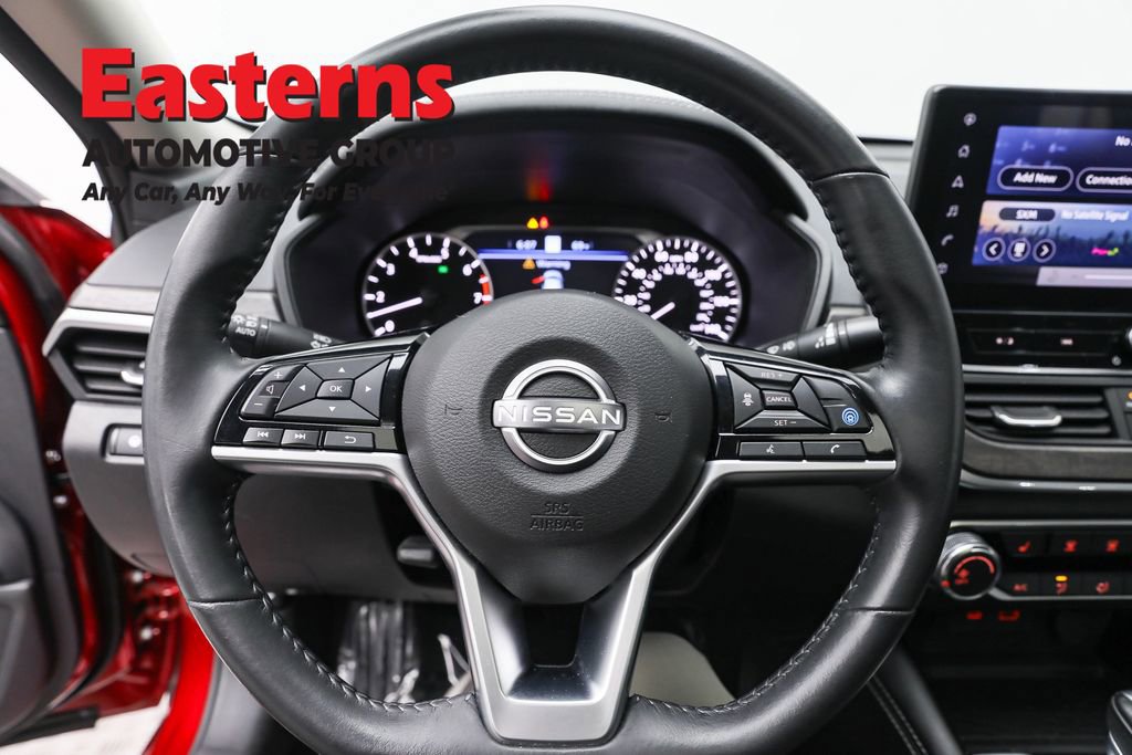 Used 2023 Nissan Altima 2.5 SV w/ SV Premium Package image 10