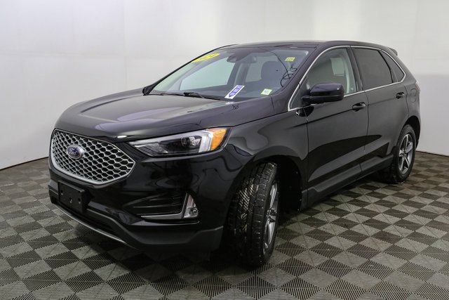 Used 2024 Ford Edge SEL w/ Convenience Package image 5