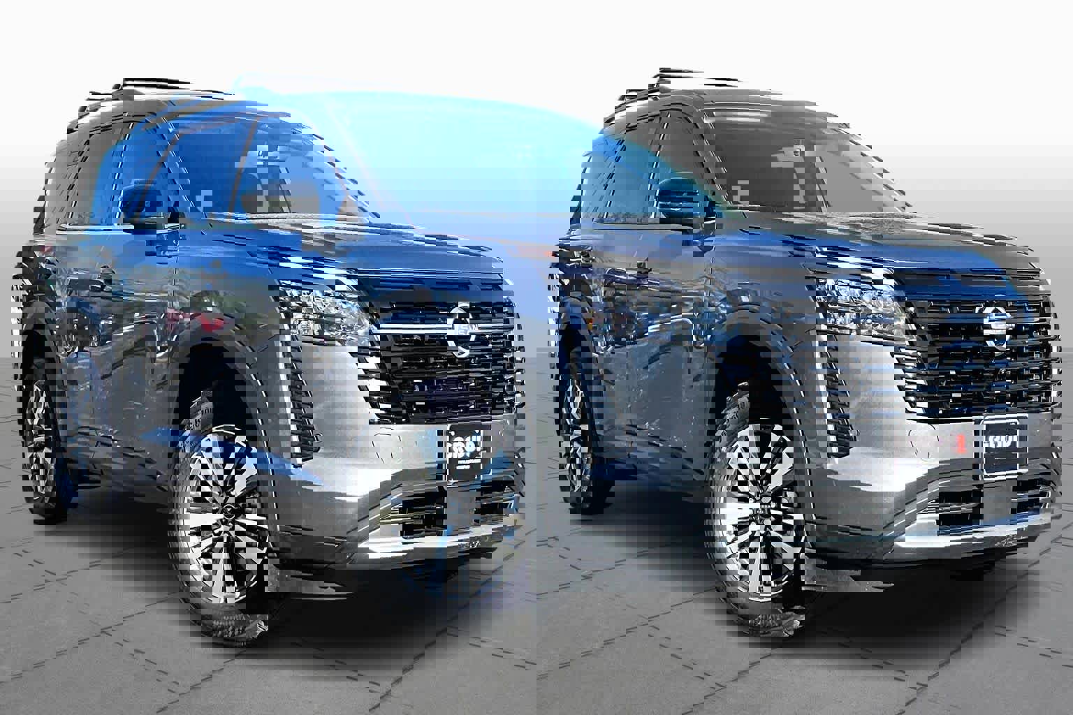 New 2026 Nissan Pathfinder SL image 2