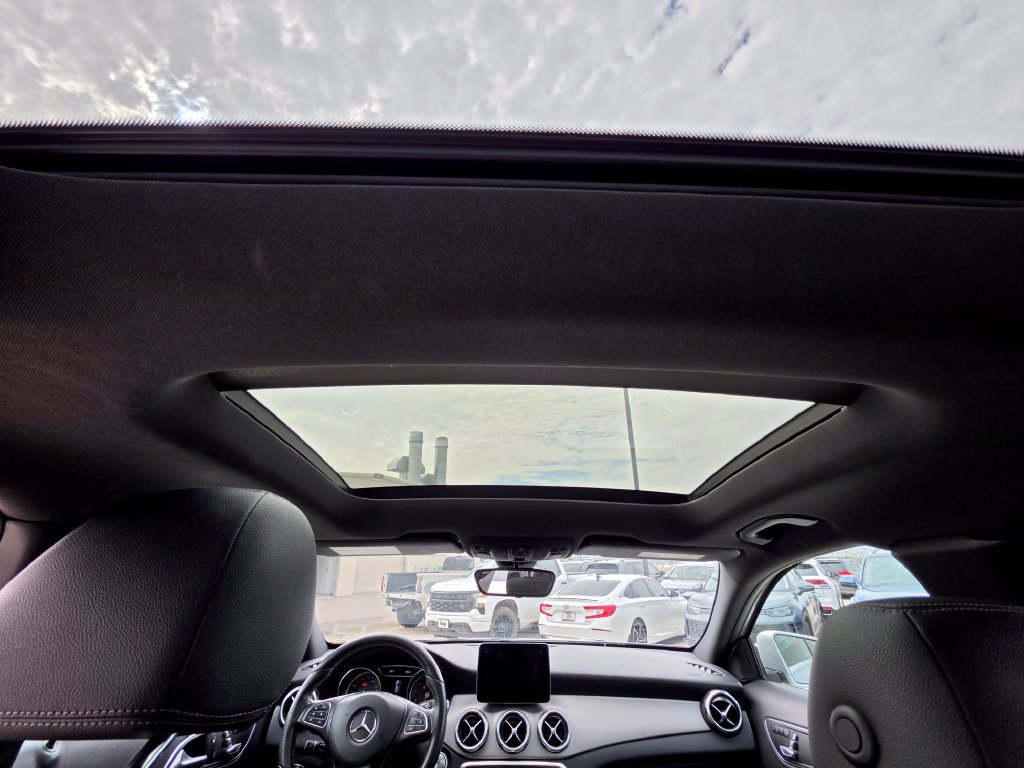 Used 2018 Mercedes-Benz GLA 250 4MATIC image 19