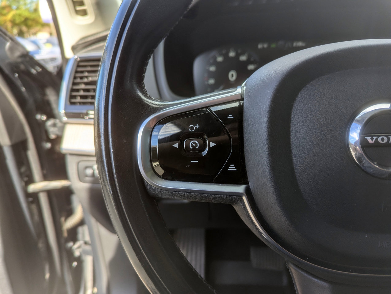 Used 2021 Volvo XC90 T6 Inscription w/ Protection Package image 16