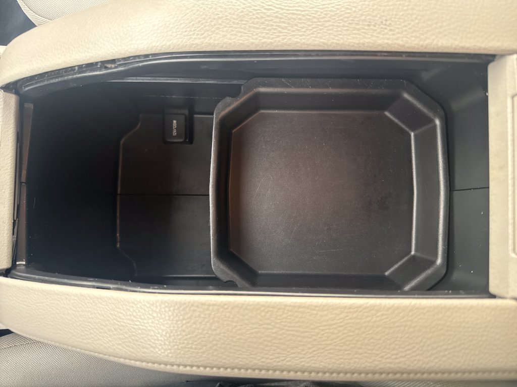 Used 2019 Toyota Highlander LE AWD/4WD image 28