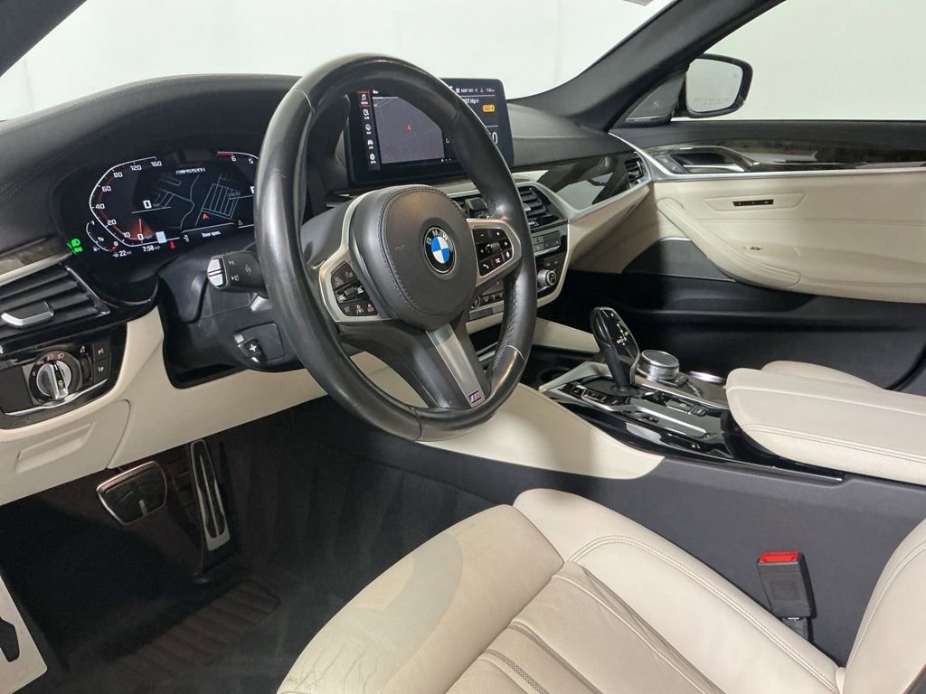 Used 2021 BMW M550i xDrive w/ Dynamic Handling Package image 22