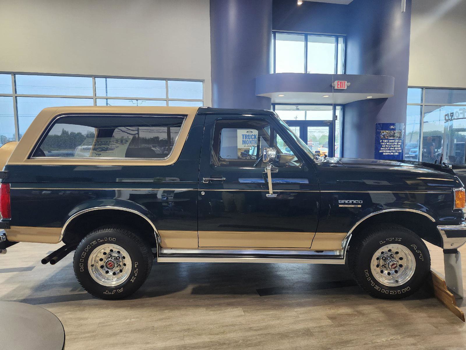Used 1991 Ford Bronco AWD/4WD image 10
