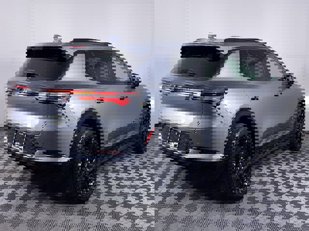 Used 2024 Chevrolet Equinox EV RS image 17